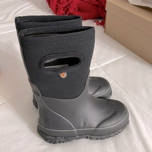 Bogs Bloom toddler snow boots size 9